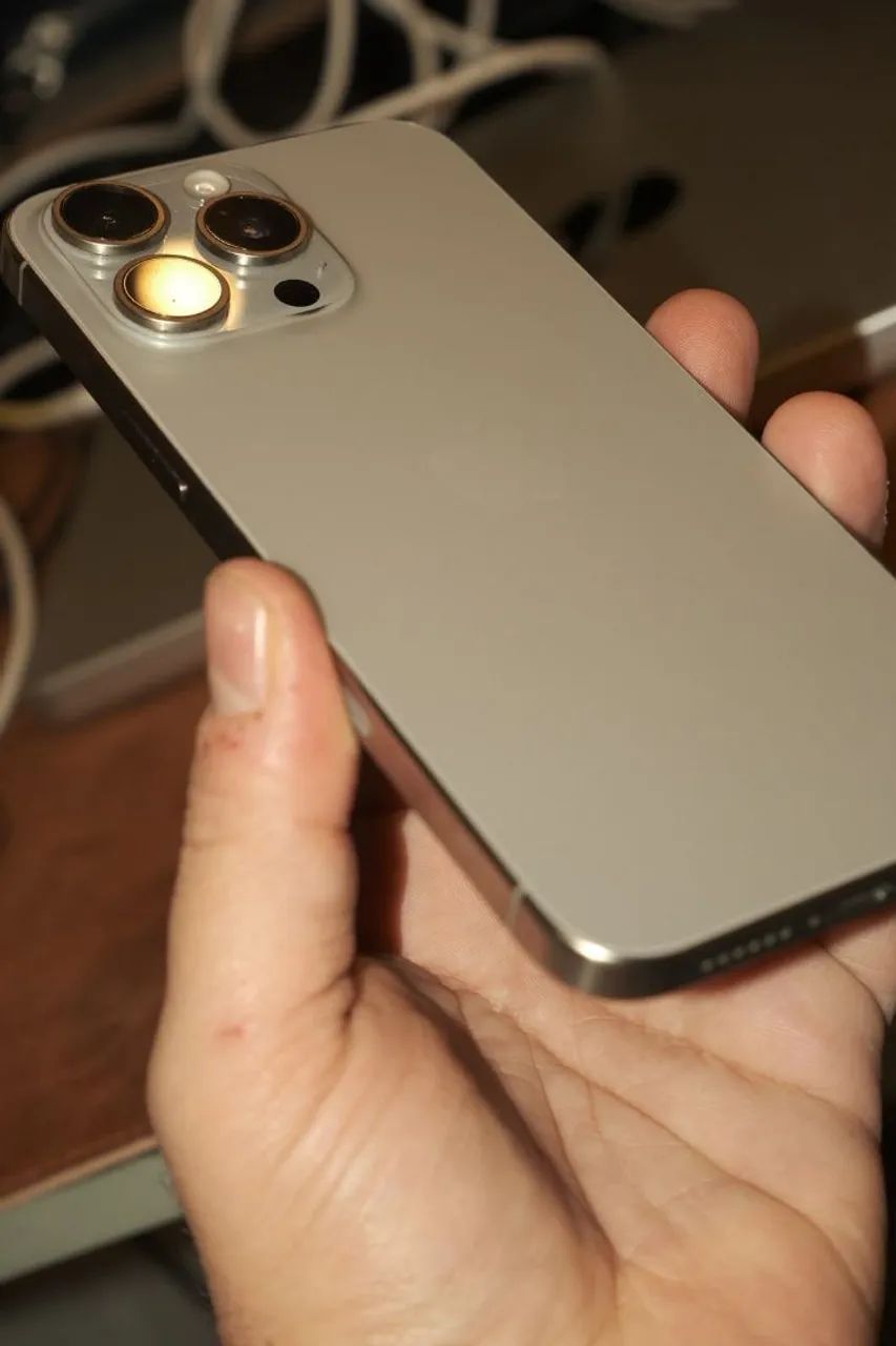 iPhone 15 Pro Max - Foto 3