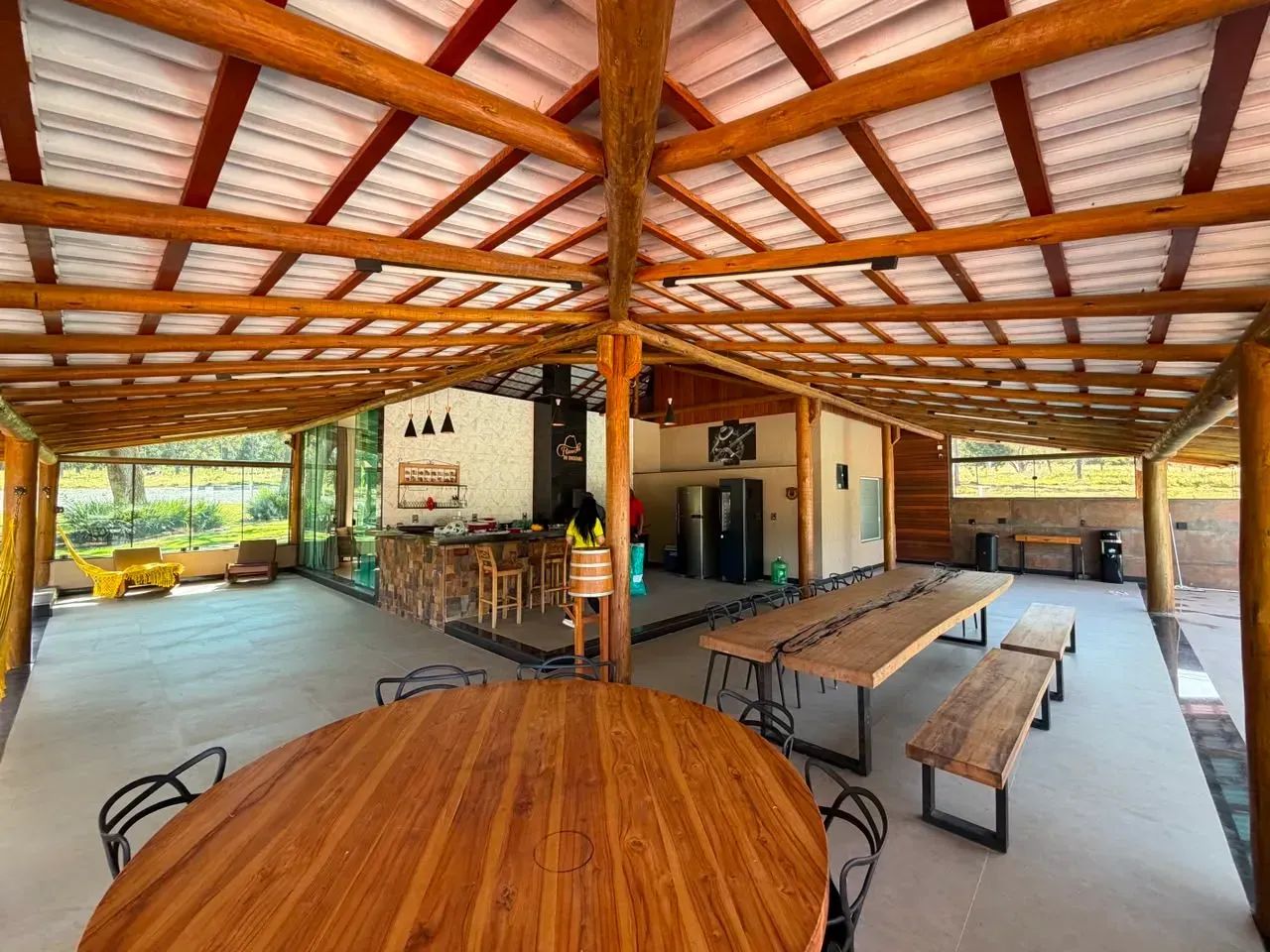 Rancho com 4 quartos sendo 4 suítes 6 banheiros 10 vagas - Foto 3