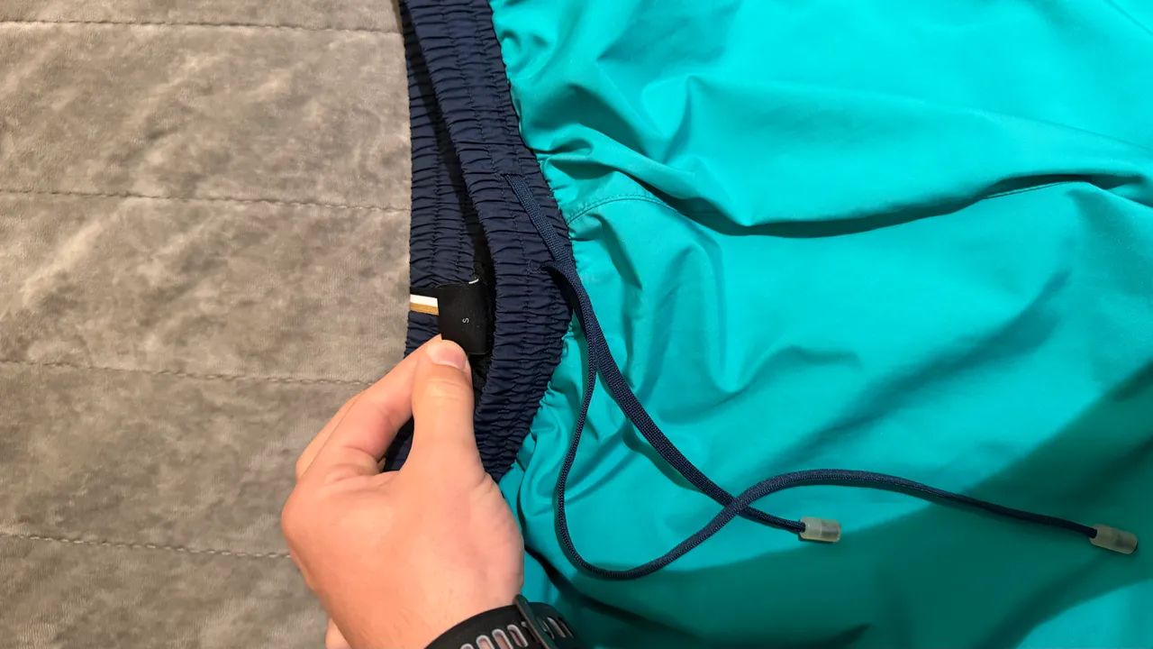 SHORT ORIGINAL DA HUGO BOSS VERDE TAMANHO P - Foto 2