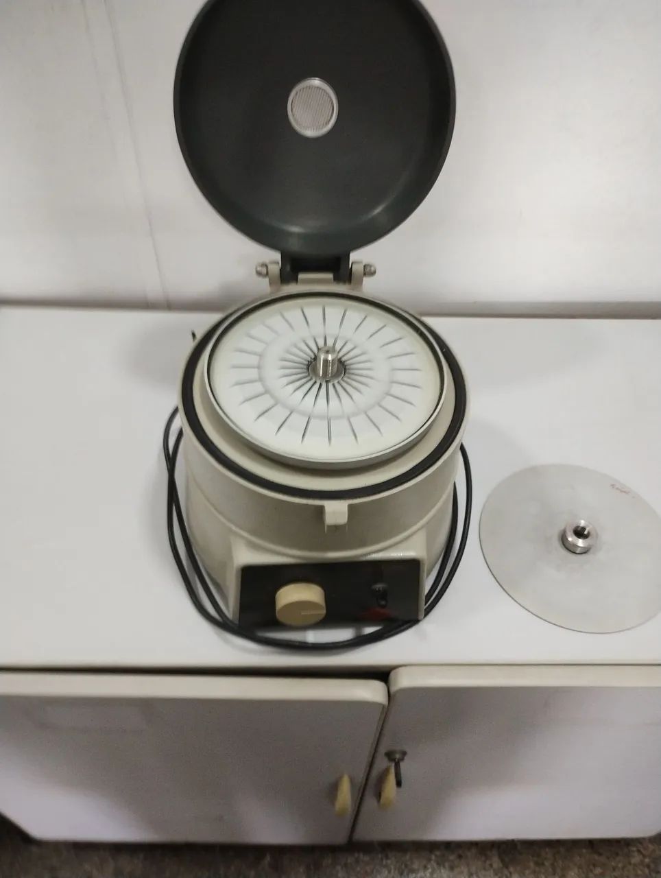 Microcentrífuga para hematócrito 