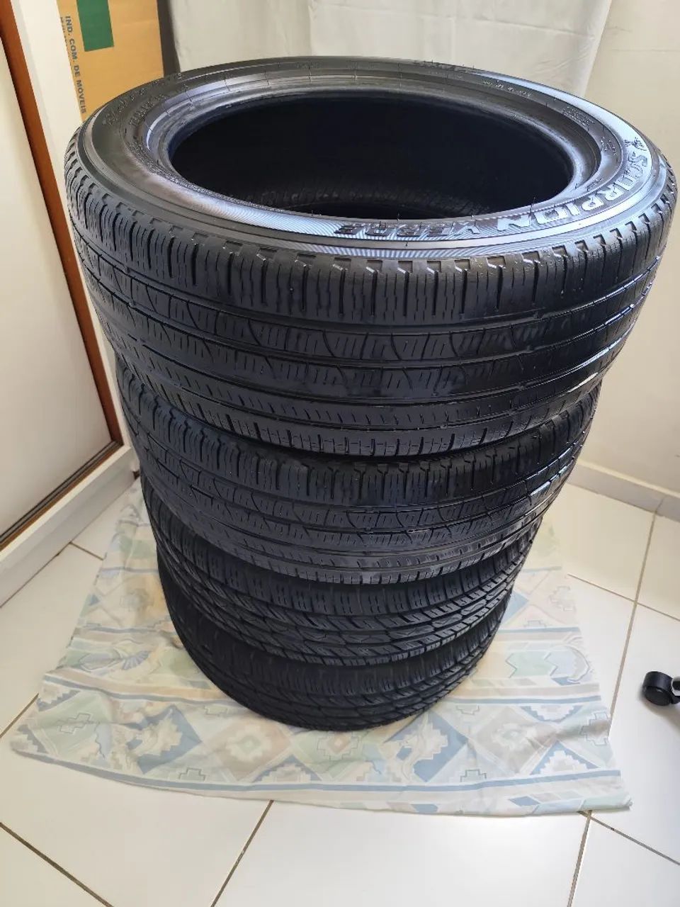 Vendo 4 Pneus 225 /55 R18 - Peças para carros, vans e utilitários