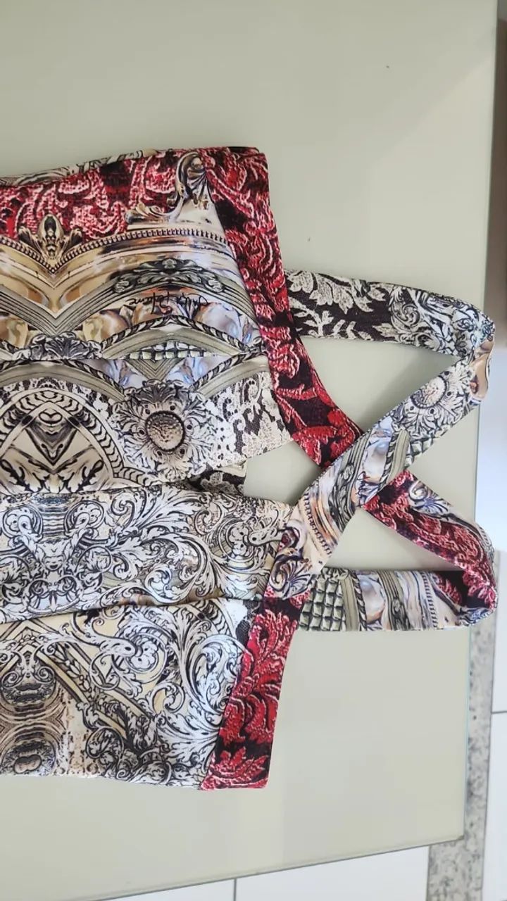 Vestido Lança Perfume Estampado Justo com Decote - Foto 4