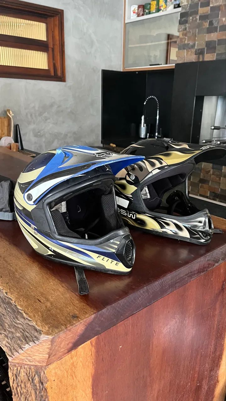 Vendo capacetes usados FOX e ASW
