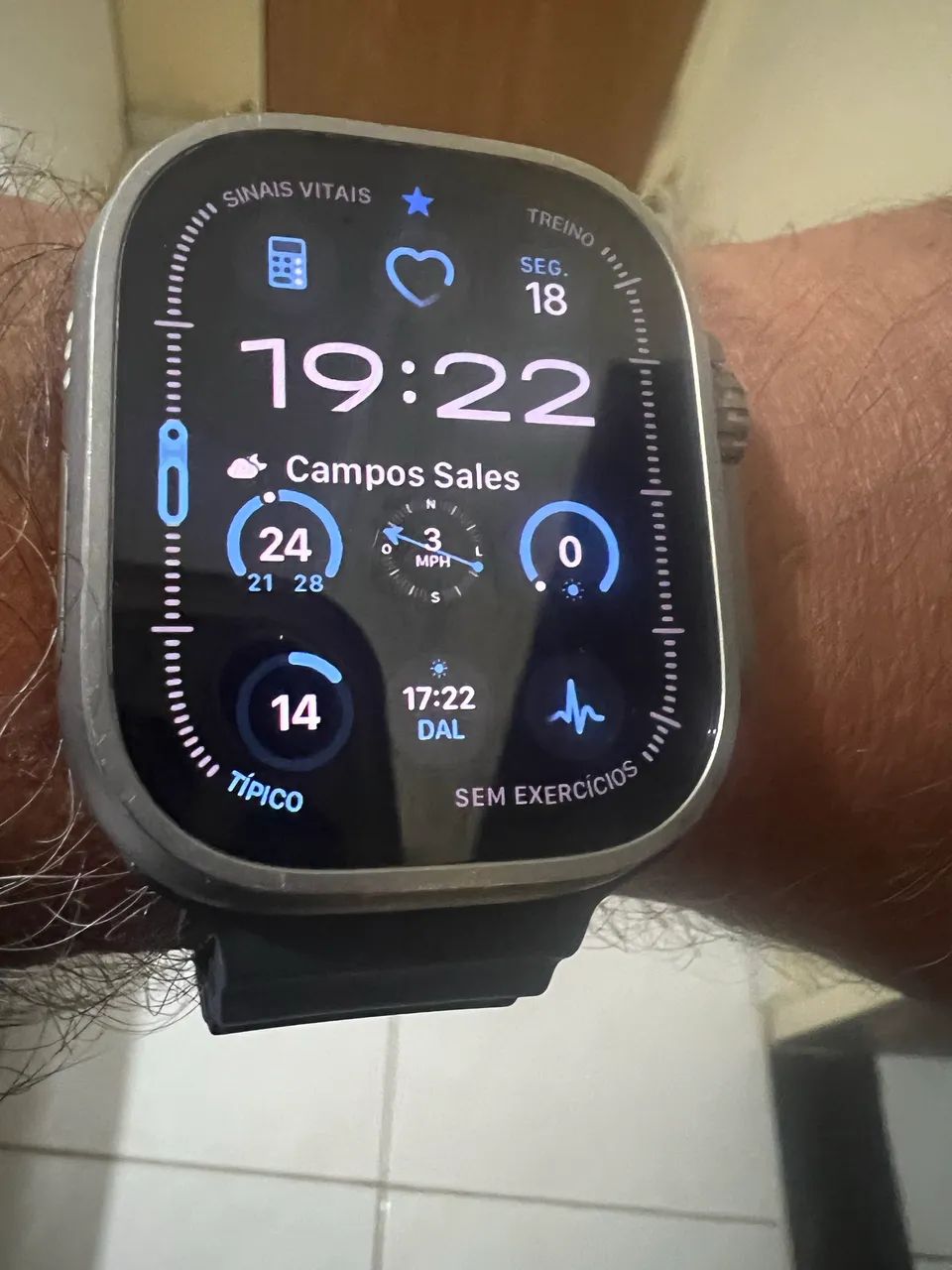 Apple Watch Ultra 2 + GPS + Celular 49mm Titanium - Foto 3