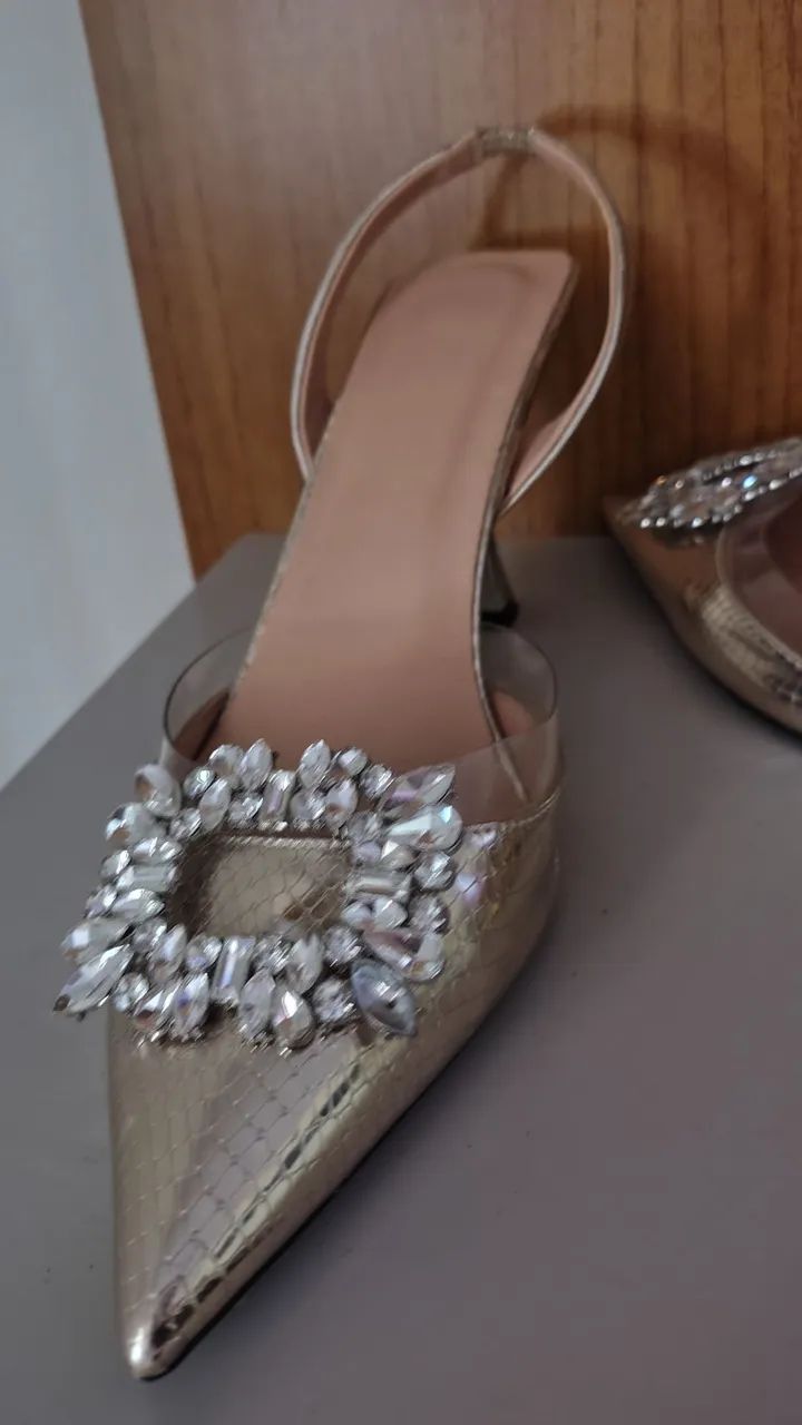 Sapato scarpin dourado  - Foto 3