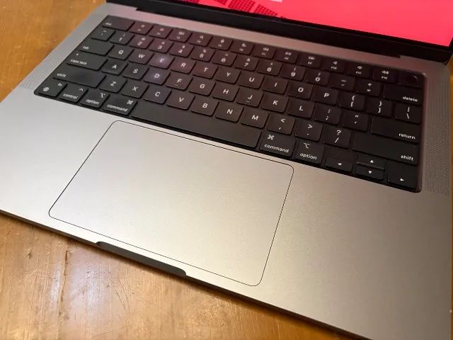 MacBook Pro M2 Pro - 16GB - 512GB - Space Gray - Foto 2