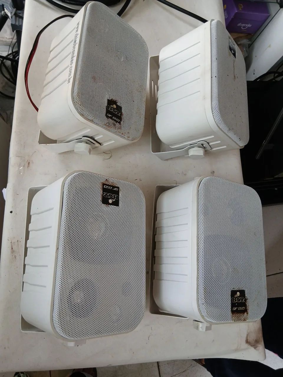 Caixas para son ambiente 