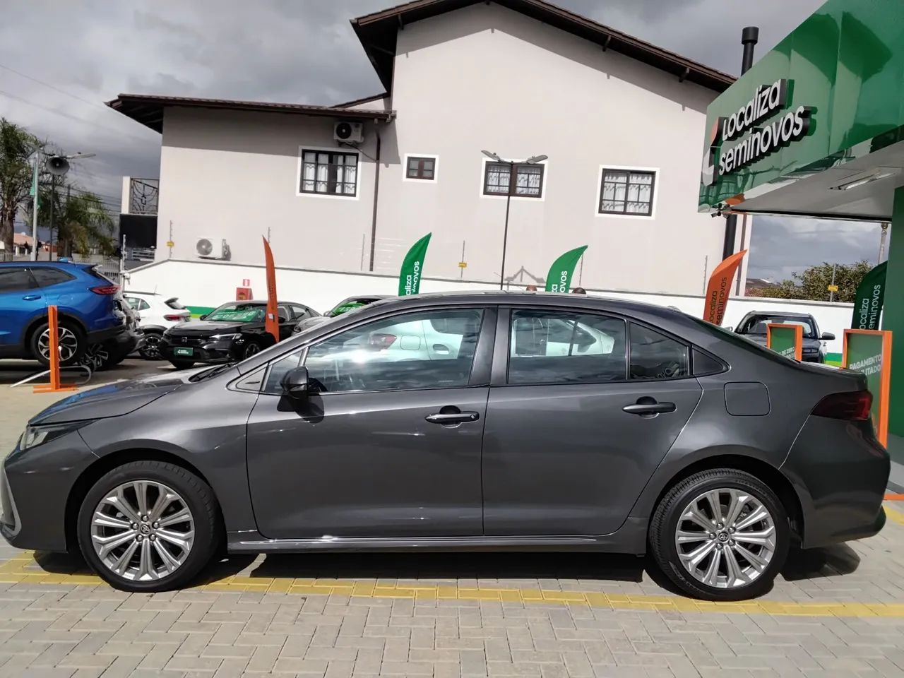 Toyota Corolla XEI 2.0 Flex 16V Aut. 2023 - Foto 2