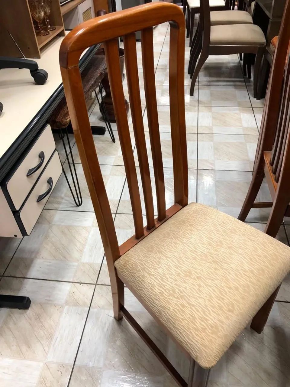 Mesa com 6 Cadeiras  - Foto 3