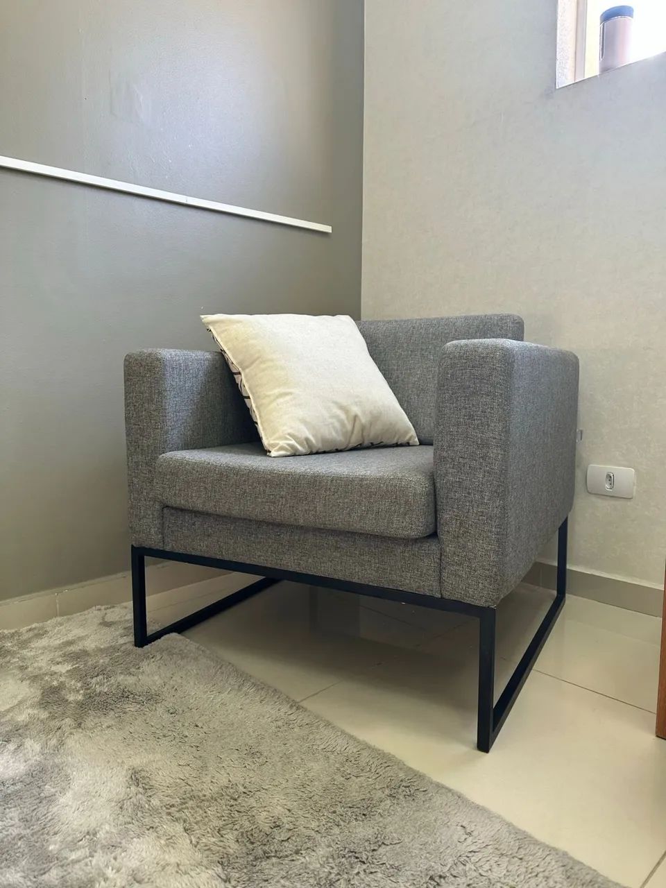 Vendo sofá + poltrona Tok Stock - Foto 3