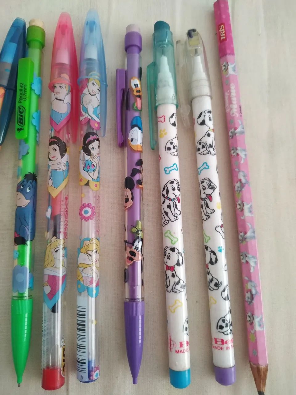 Lote lápis, grafites e canetas Disney retrô  - Foto 3