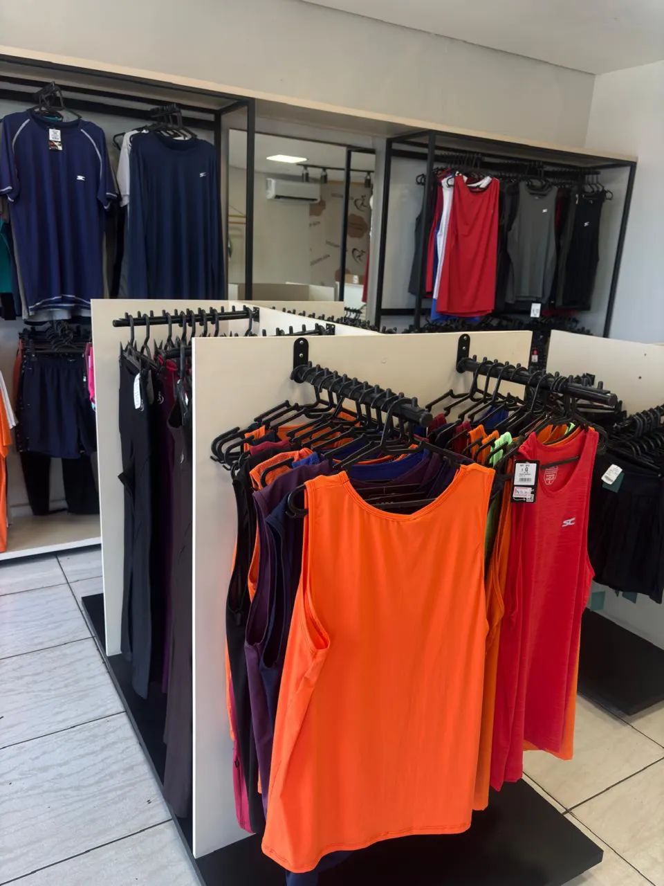 Vendo loja de roupas completa  - Foto 2