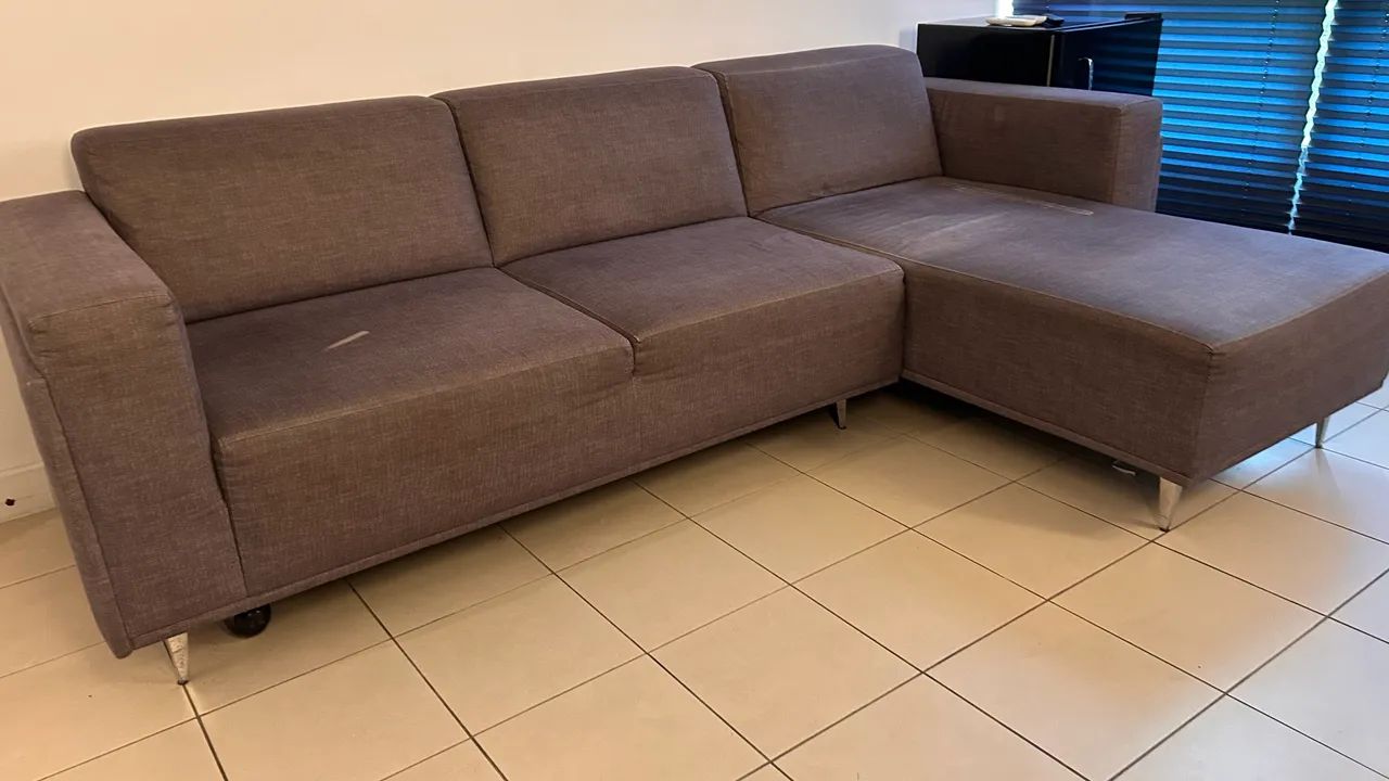 Sofá com chaise WestWing