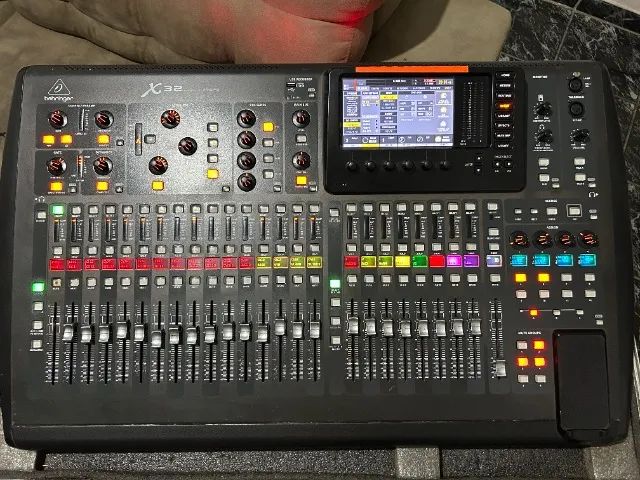 Behringer X32 Full (OPORTUNIDADE!!)