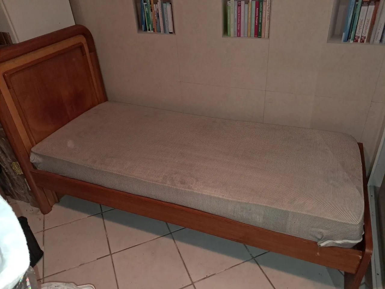 Particular: Colchão Ortobom + Cama de Madeira + Capa - Foto 3