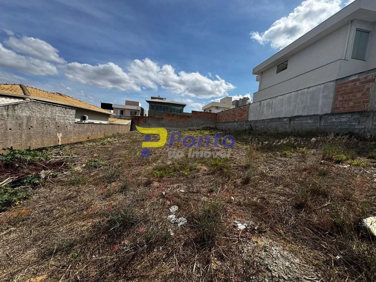 Lote no Condominio Trilhas do Sol