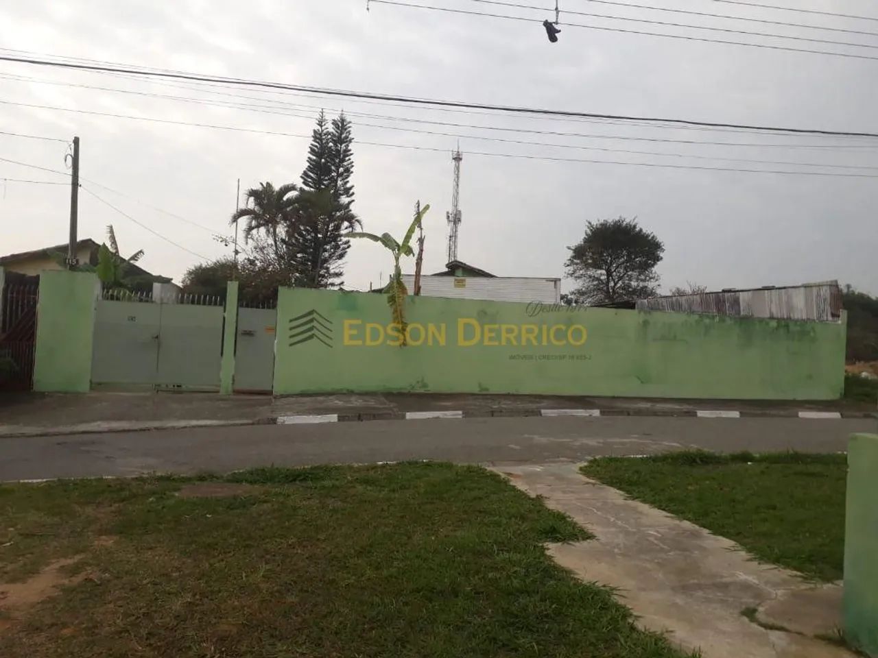 Casa com 6 Quartos à Venda, Jardim Princesa - Pindamonhangaba