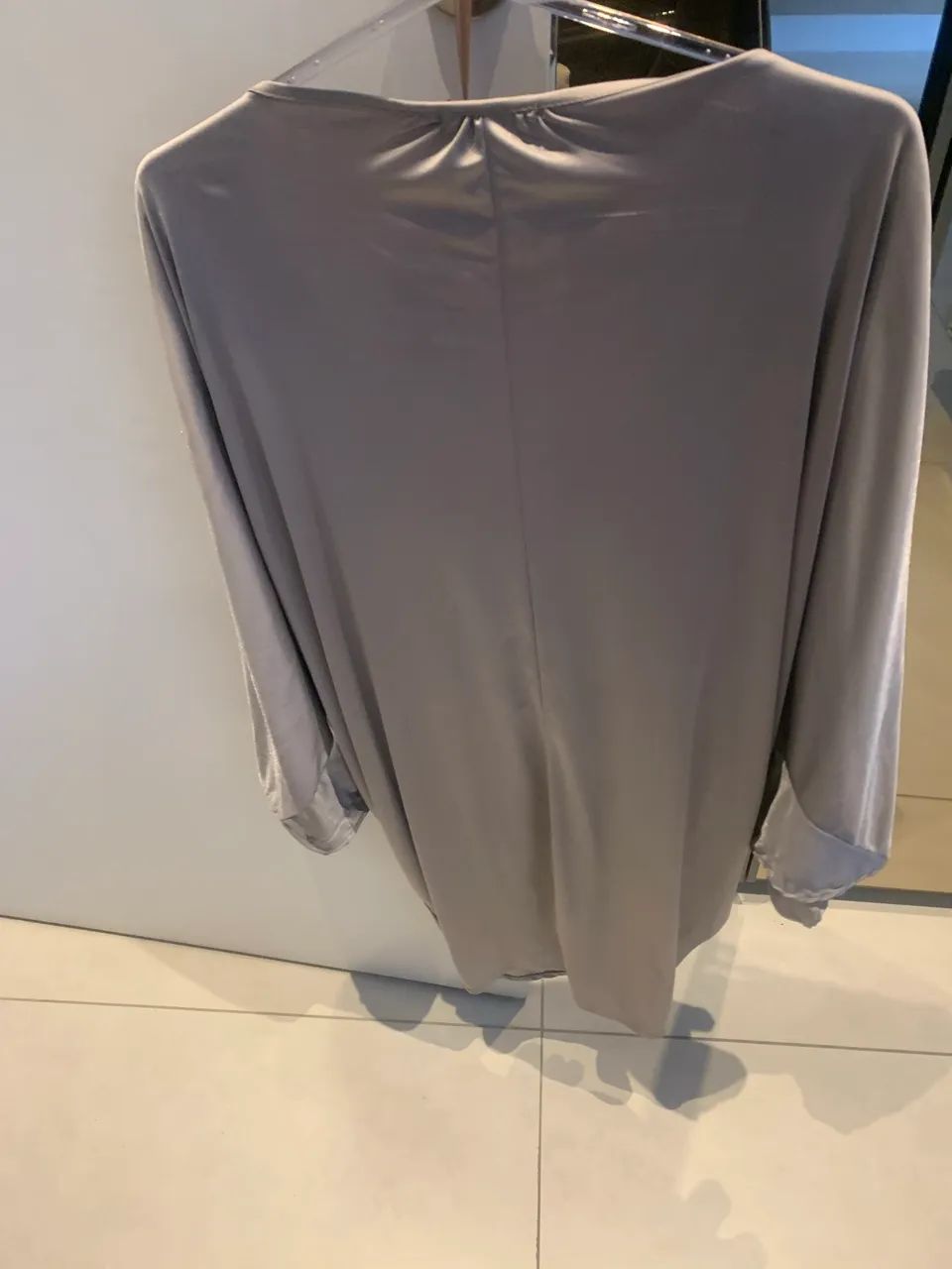 Blusa cinza malha fria - Foto 2