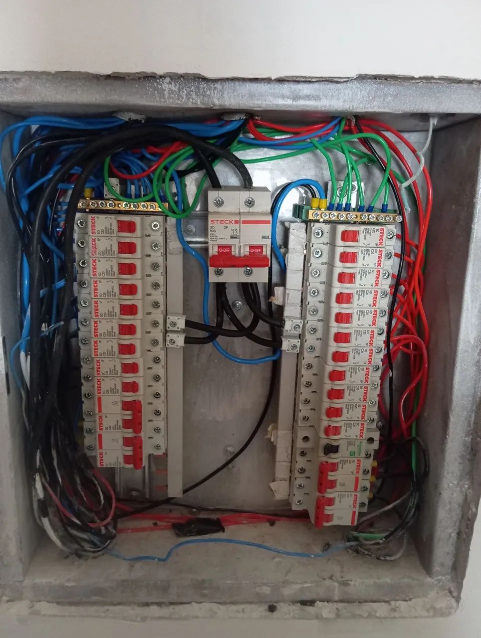 Eletricista profissional 24 horas 