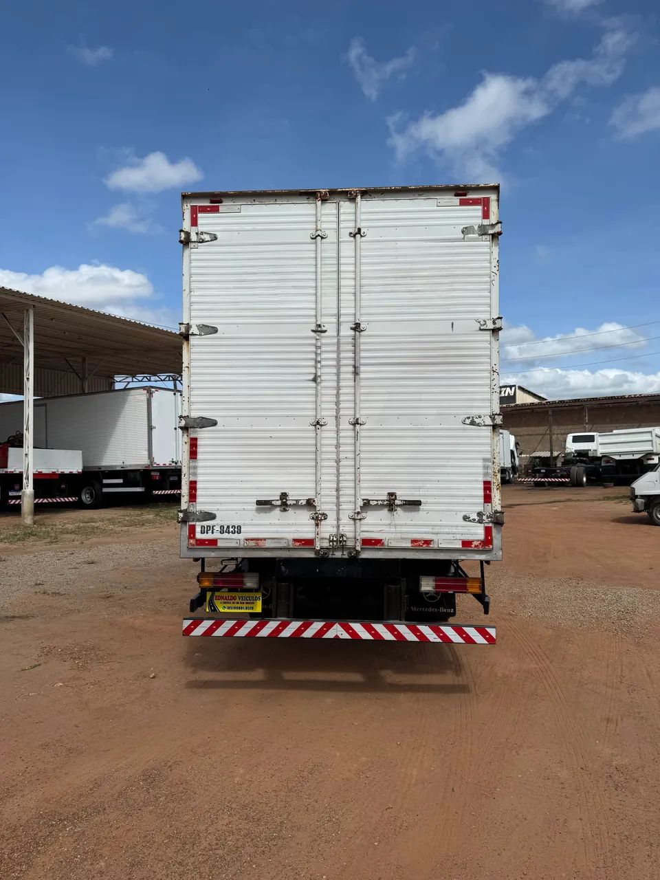 MERCEDES BENS 710 BAÚ 2008 - Foto 4