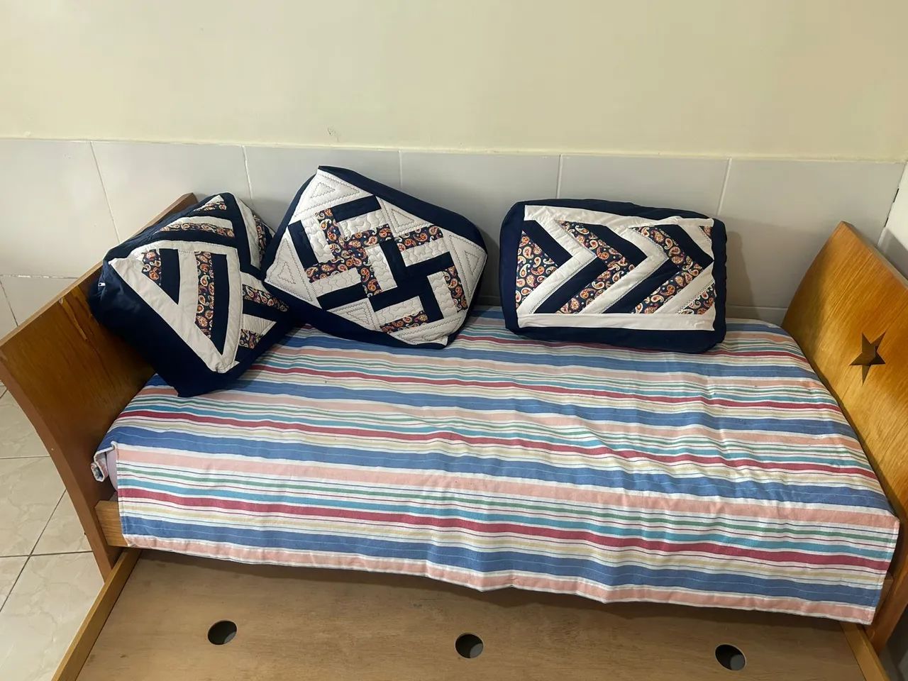 Bicama de solteiro 100% madeira  - Foto 3