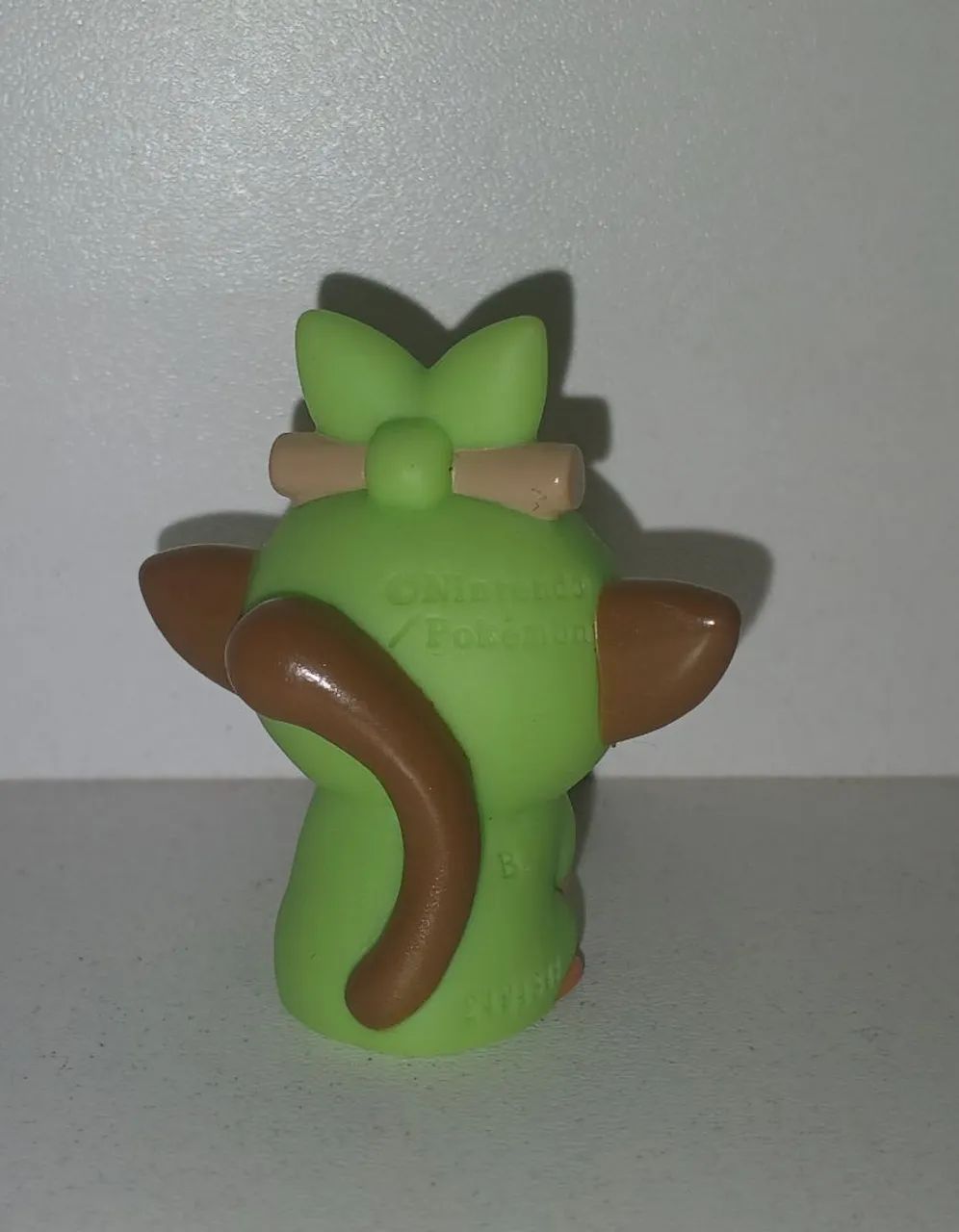 BONECO MINIATURA DEDOCHE POKEMON GROOKEY - Foto 2