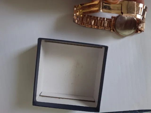 RELOGIO QUARTZ DOURADO - Foto 3