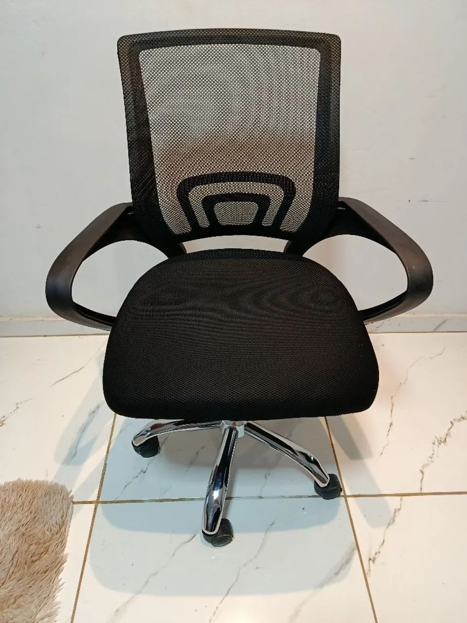 Cadeira de Escritório Giratória Usada - Preço Imperdível  - Foto 4