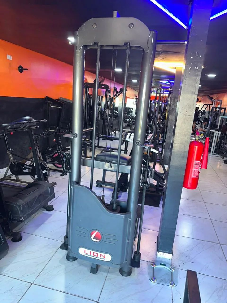 Máquina - academia  - Foto 2