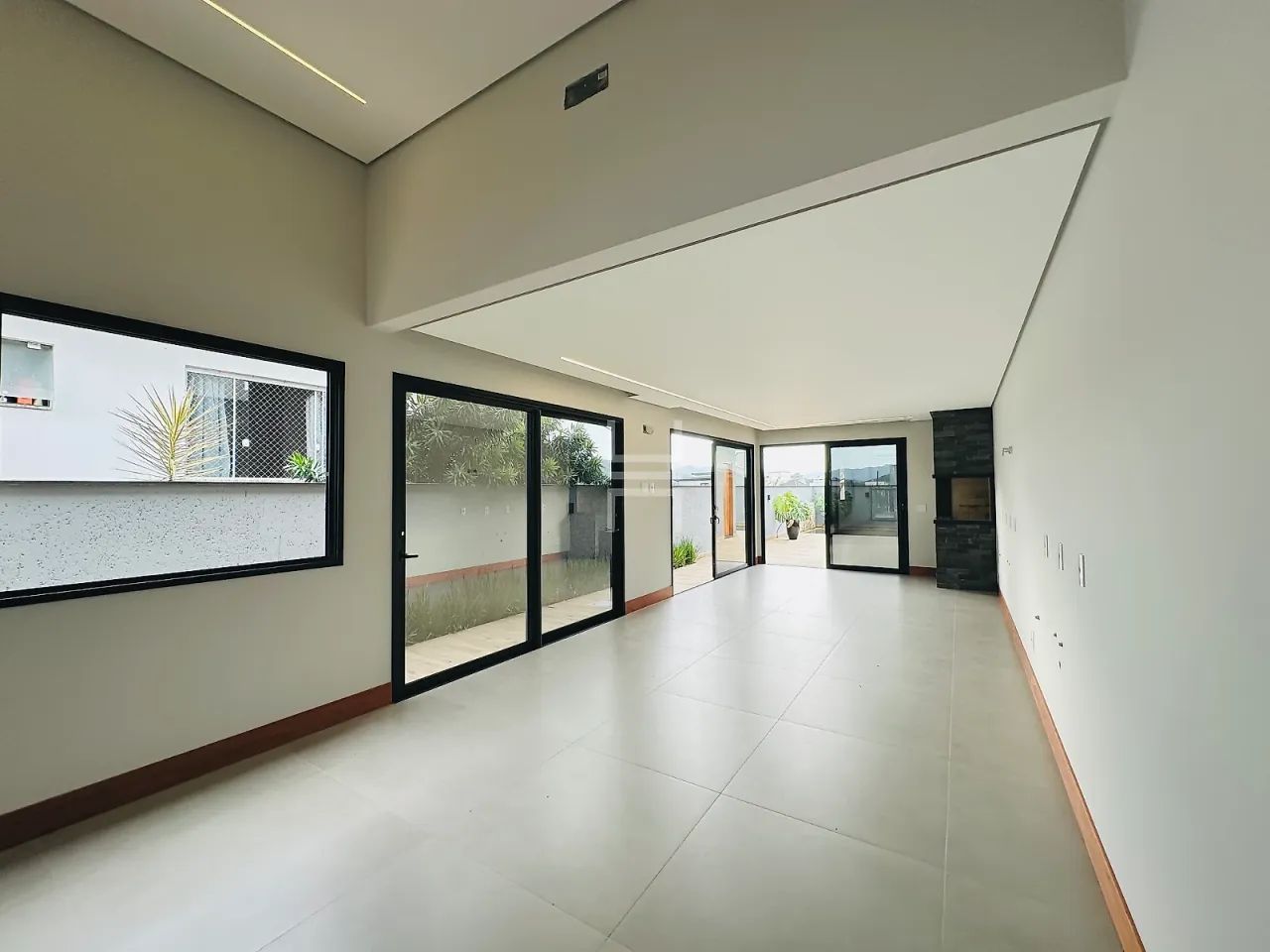 Casa NOVA na Pedra Branca, com 192m², 3 dormitórios com suíte e piscina - Foto 4