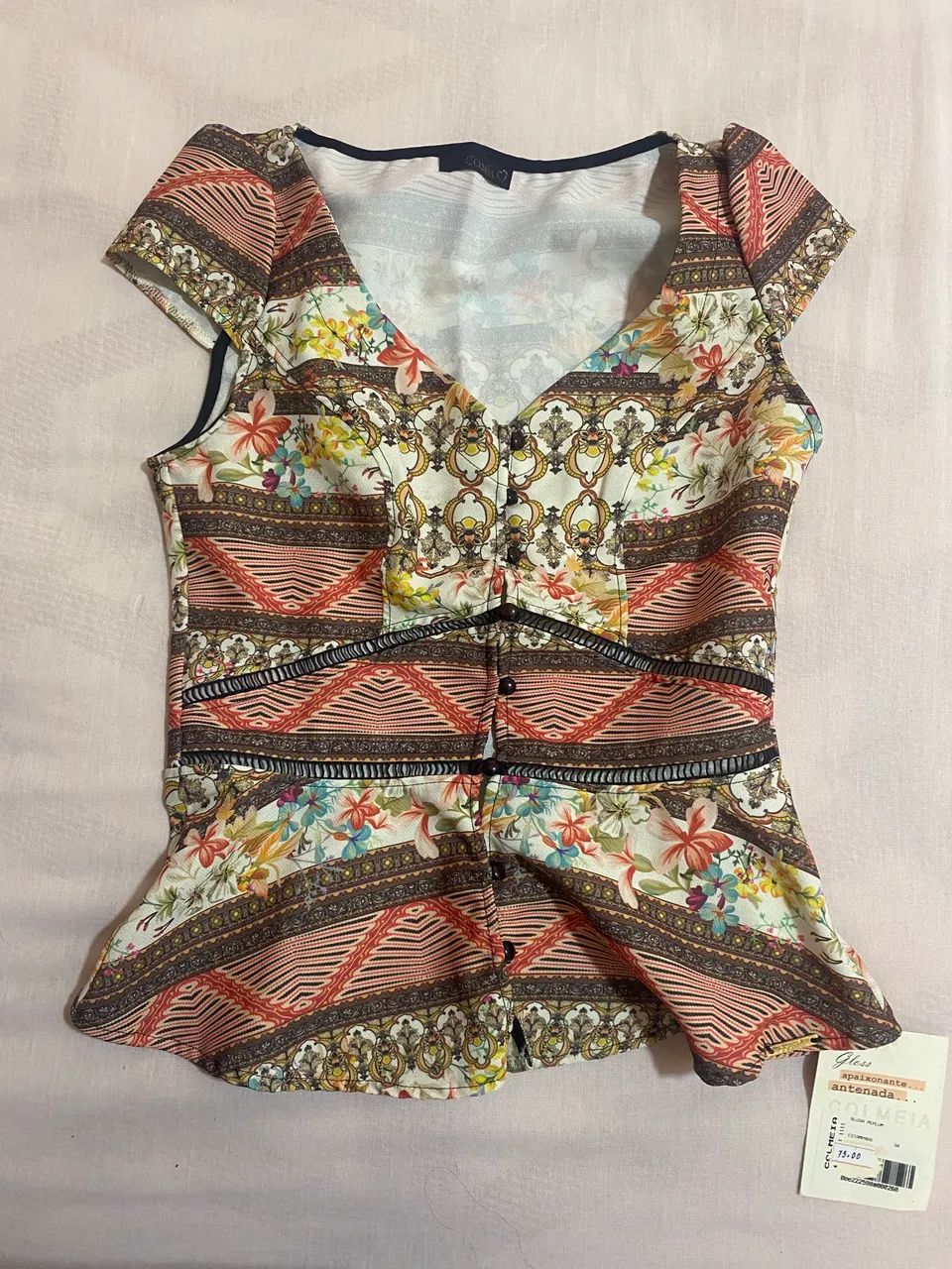 Blusinha estampada + saia verde | R$ 35 e R$ 30