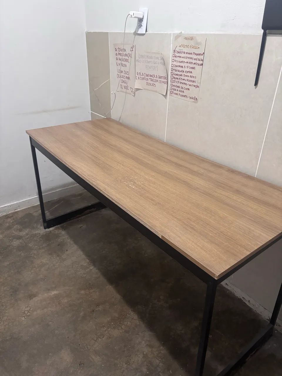 Mesa de escritório em madeira MDF bem conservada  - Foto 2