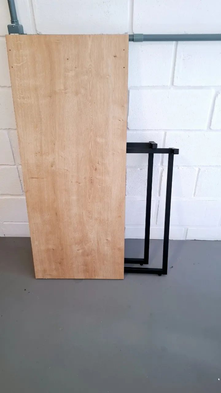 MESA ESTILO INDUSTRIAL