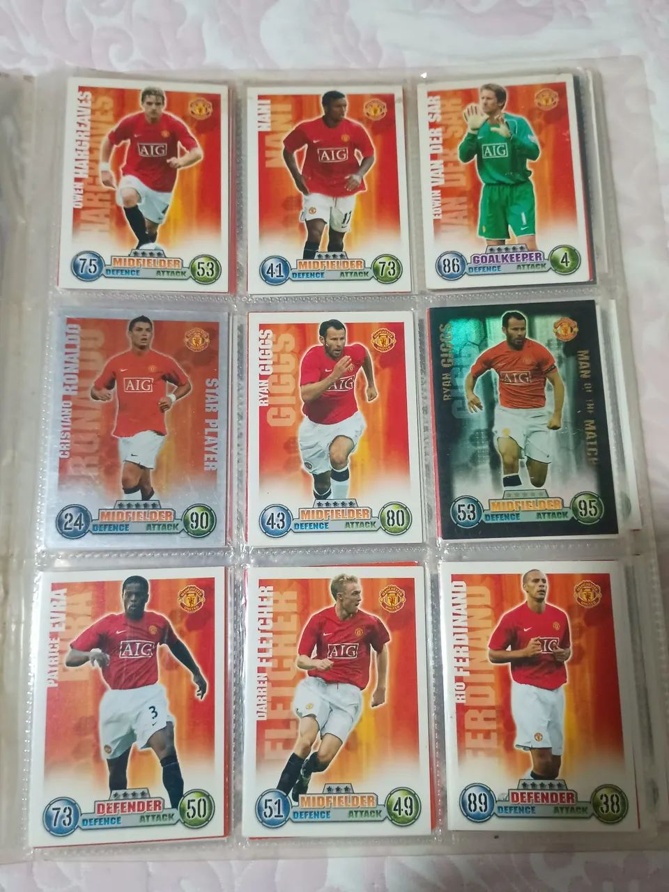 Mais de 200 cards de clubes da Europa 