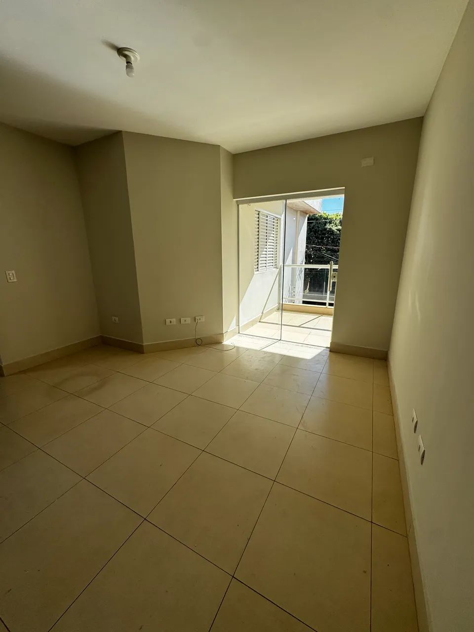 Excelente Apartamento de 2 Quartos com Suíte e 2 Vagas de Garagem para Locação  - Foto 5