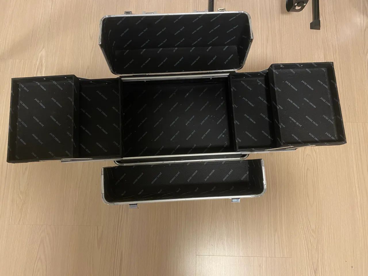 A Maleta para Maquiagem - Foto 2