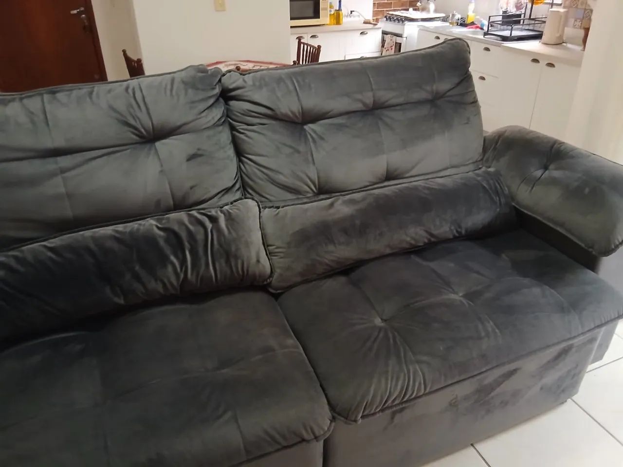 Sofá retrátil e reclinável 