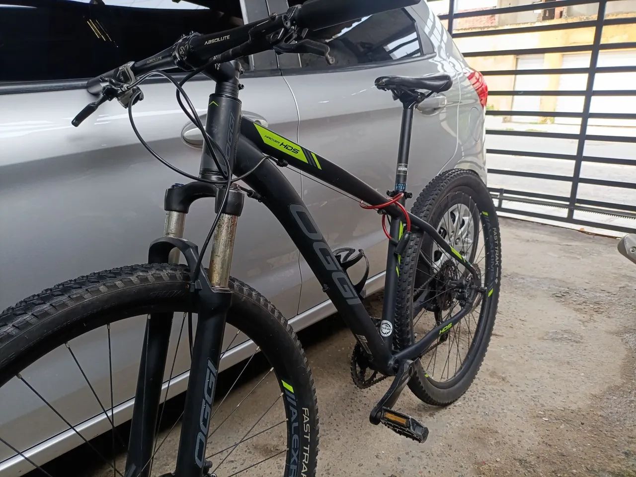 Bicicleta OGGI HACKER HDS 29 