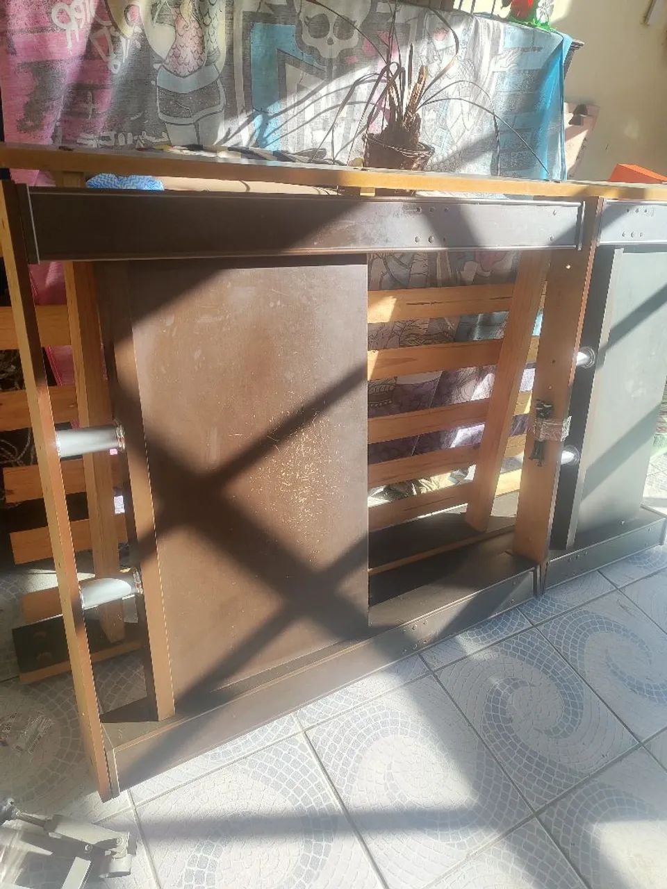 Sofá de couro para reformar e uma cama solteiro  - Foto 5