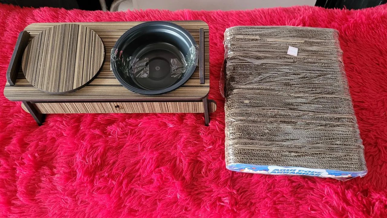 Kit comedouro elevado duplo + arranhador para gato - Foto 2