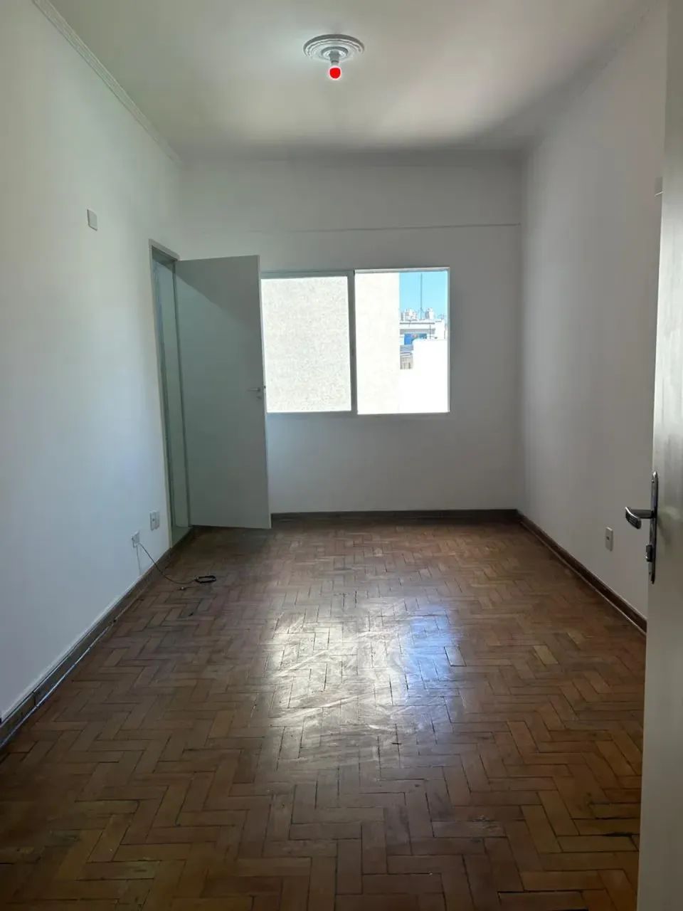 Kitnet prédio Misto