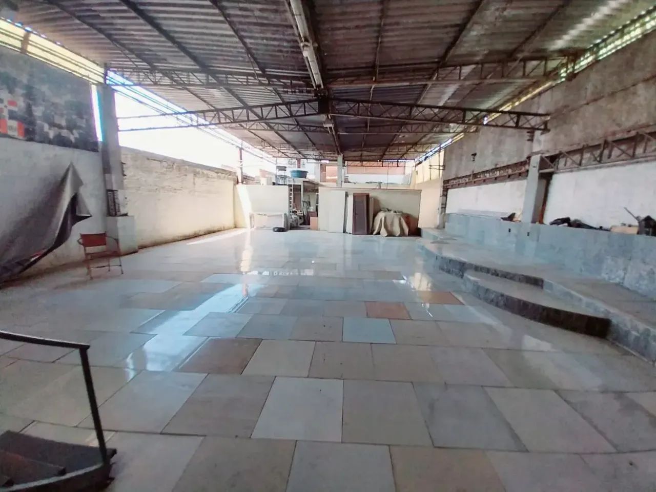 Marechal Hermes  Galpão e Templo  550 m² - R$1.100.000,00
