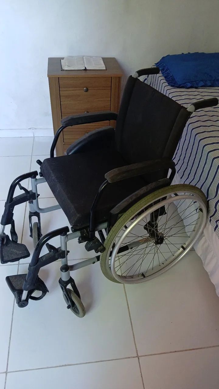 Cadeira de rodas - Foto 4