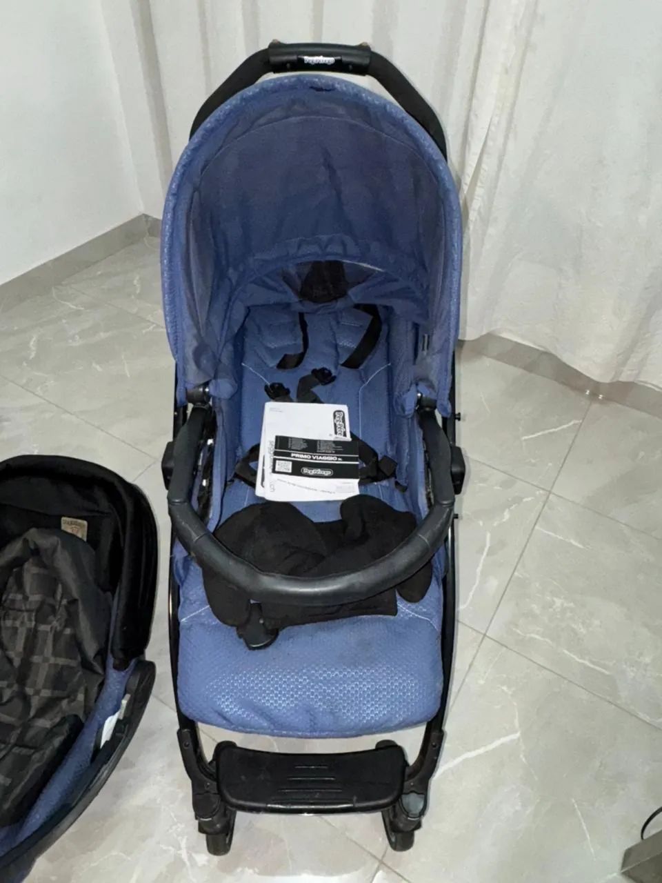Carrinho de bebê com bebê conforto  - Foto 4