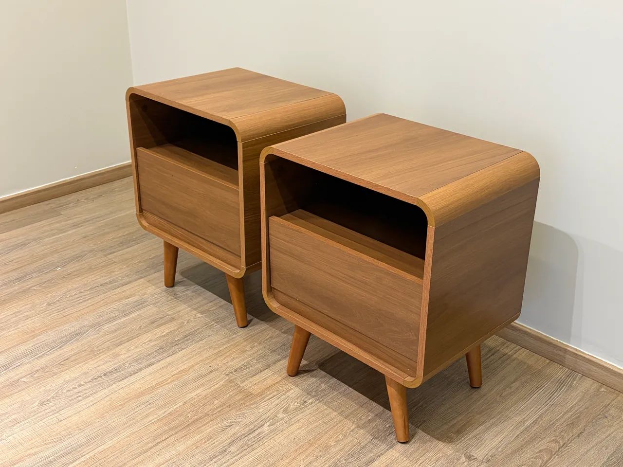 Mesa de cabeceira retrô - Foto 3