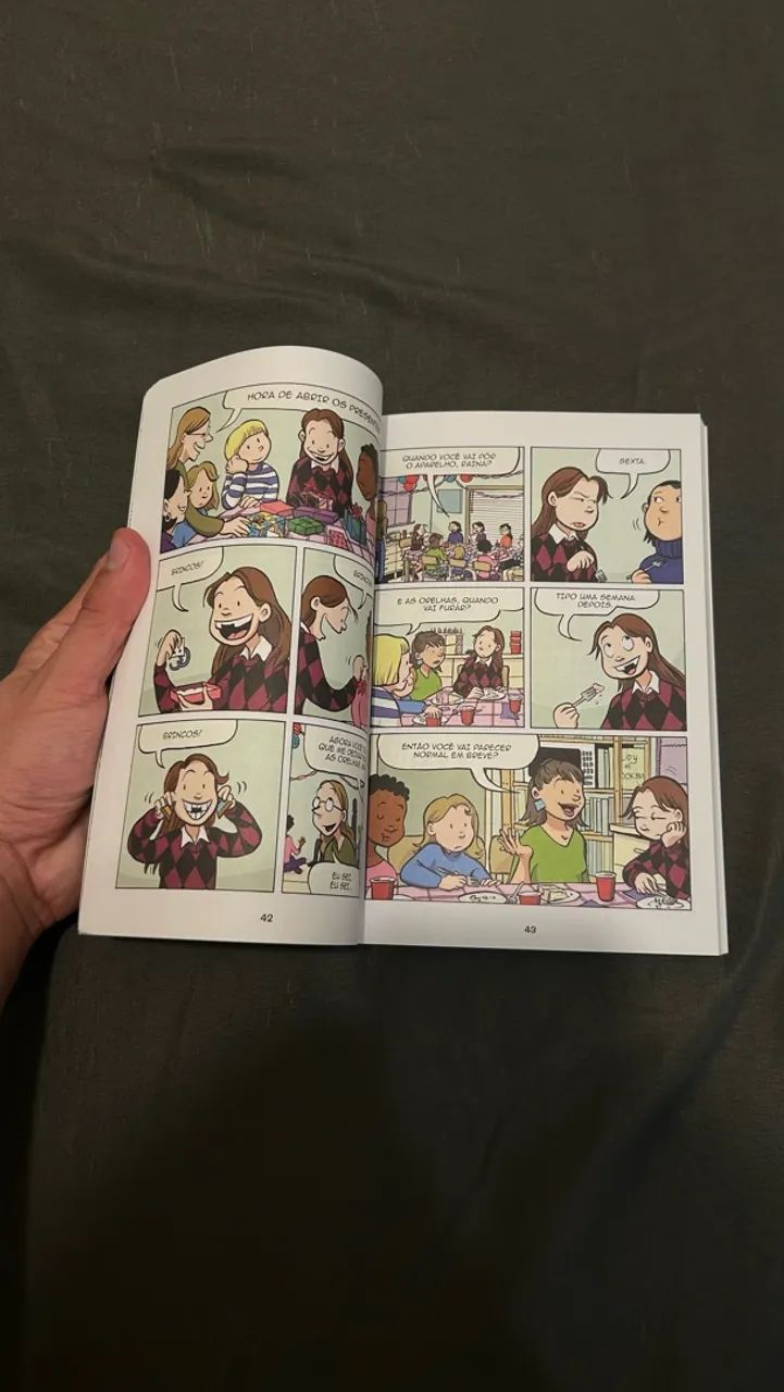 HQ / Livro Sorria - Raina Telgemeier (Editora Devir) - Foto 4