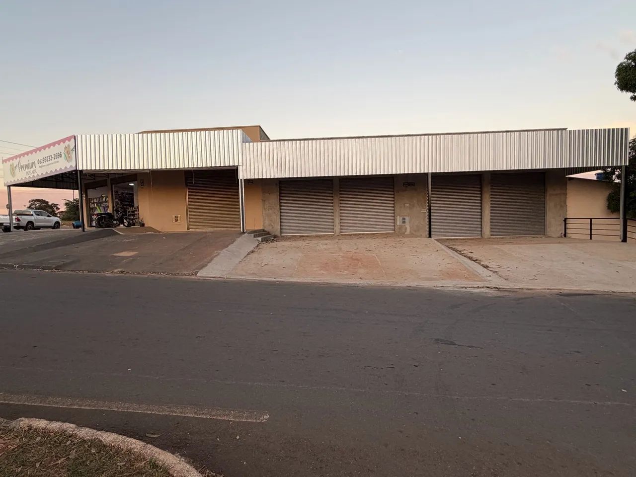 Salas comercias disponíveis para alugar.