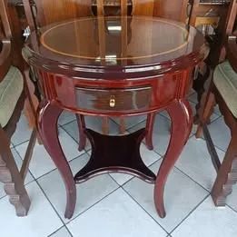 Linda Mesa Clássica de Canto em madeira nobre com 4 gavetinhas