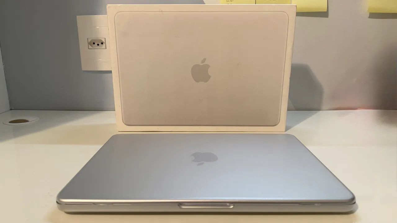 MACBOOK NEO 256