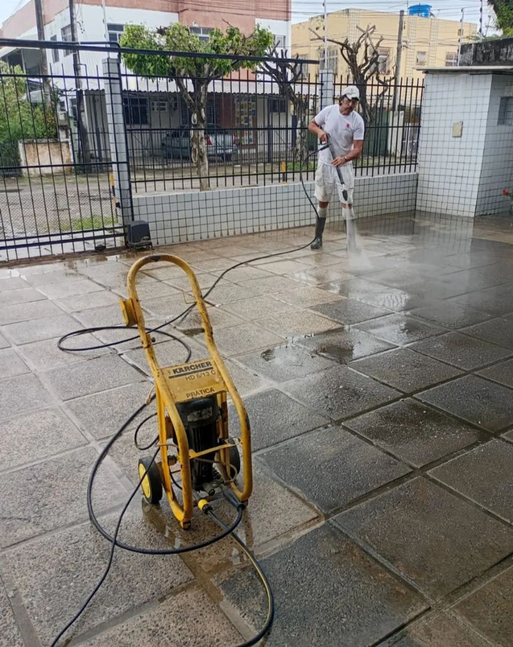 Lavagem de fachadas, muros telhados e pisos - Foto 5